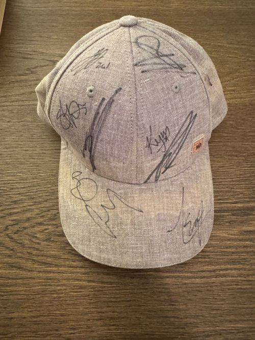 GENUINE multiple signed F1 cap — image 1