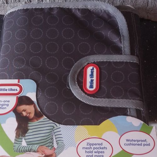 Little Tikes Travel Changing Mat Portable Waterproof Padded Wipeable 21114-EU — image 5