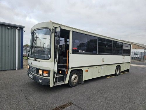 Converted Bus Motorhome, 6 Berths, Off Grid, Fully Set Up.