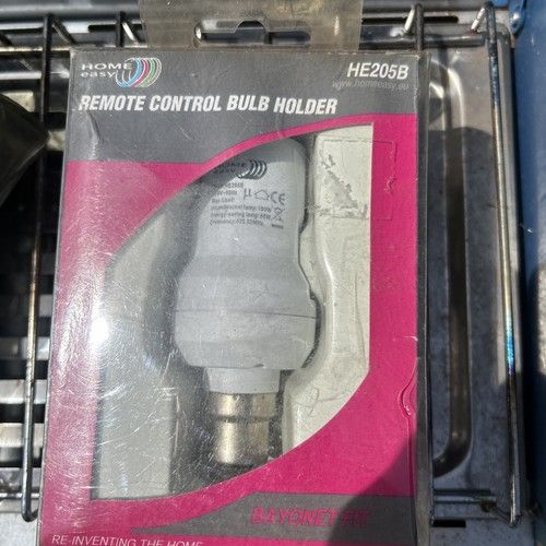 Home Easy HE205 B Bulb Holder Byron Bayonet Cap 