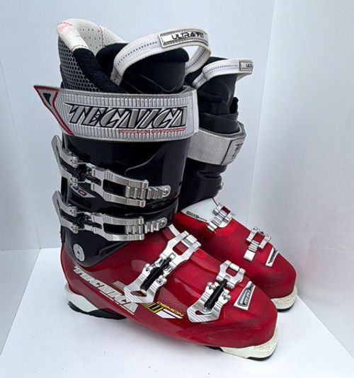 Tecnica Demon 90 Men’s Ski Boots 28/28.5 98mm Last Stiff Flex Metal Buckles