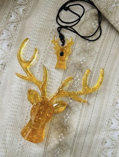Citrine Gold Flake Resin Deer Reindeer Stag Head Bust Figurine Ornament Statue