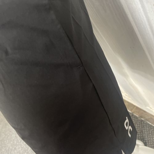 On Running men’s Core 7” Shorts Black Men’s Size Medium New — image 3