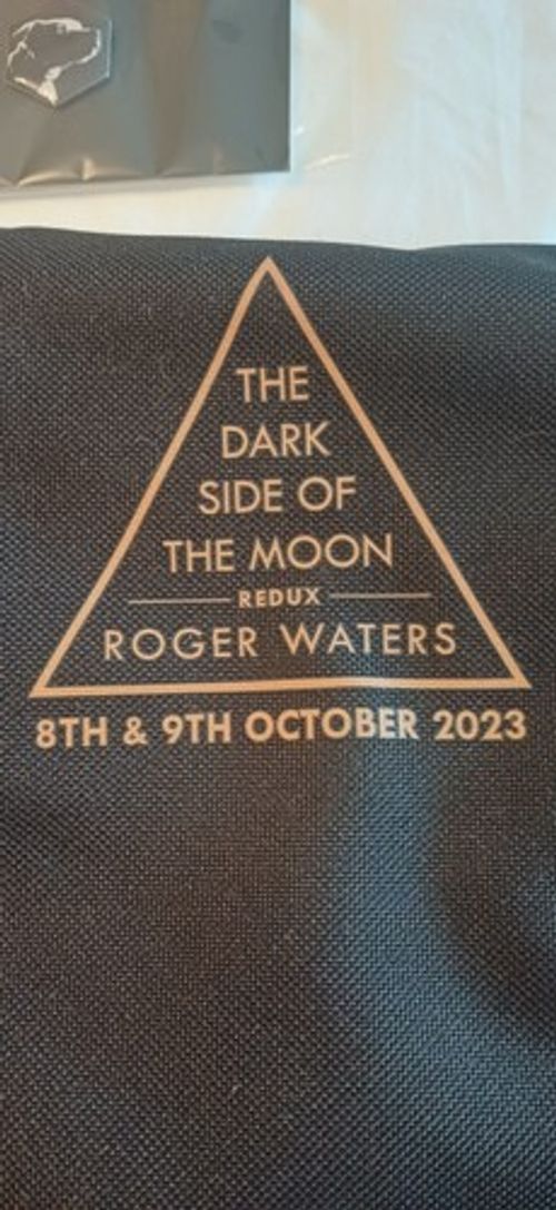 Roger Waters The Dark Side of The Moon Redux. VIP Exclusive. Bag, Pinsx3 Pics x5