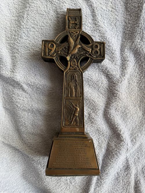 Remembering the hunger strikers 1981 bronze statue — image 1