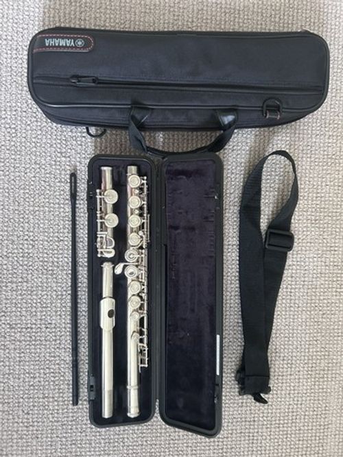 Yamaha YFL-212 Student Flute - Excellent Condition