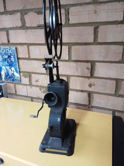 Vintage kid Pathescope Projector Untested sold as seen. — image 4