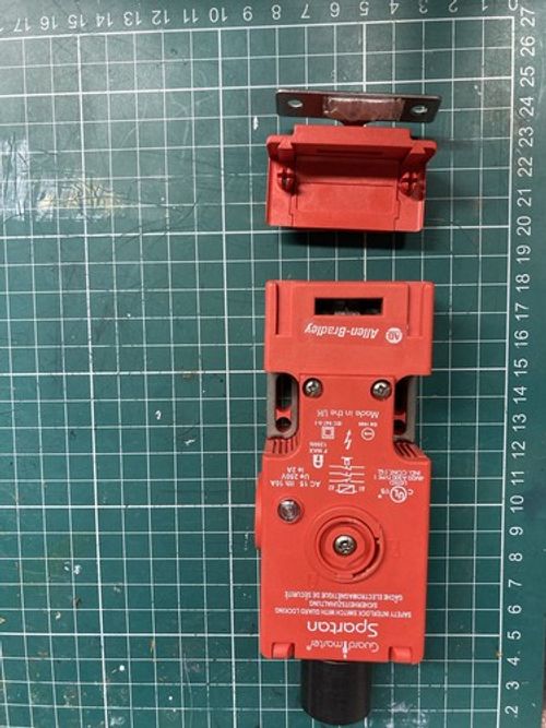 allen bradley guardmaster 440G-S36001 With Manual
