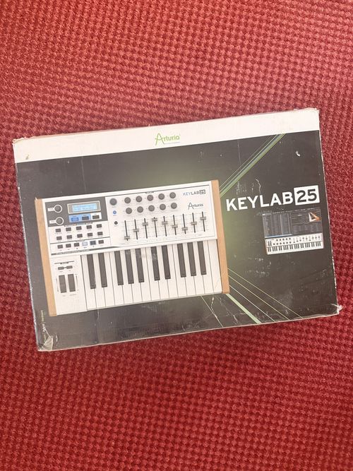 Arturia Keylab 25 Midi keyboard — image 2