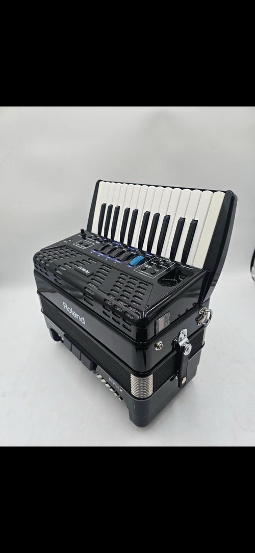 Roland FR-1X V-Accordion Black Piano Accordion 26 Treble 72 Bass MIDI — image 5