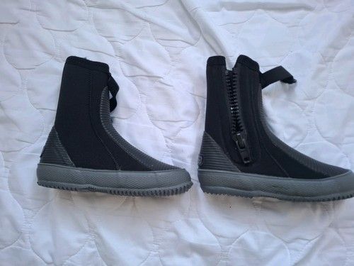 Crewsaver Zip Wetsuit Boots - Junior UK Size 1, Euro 33 With Bag