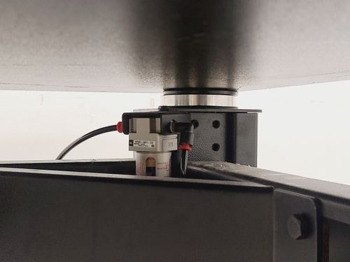 TMC Model 63-530 Anti-Vibration Table — image 6