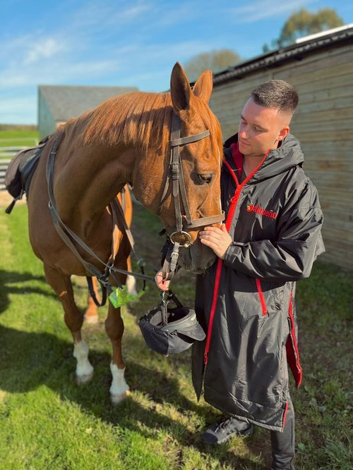 CLEARANCE SALE  Equestrian Premium Change Robes. Jalapeno Stary warm and dry — image 9