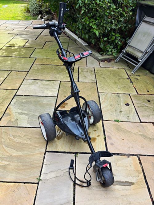 Motocaddy Motorised Collapsible 3 Wheel Golf Trolley Cart Black/Red.