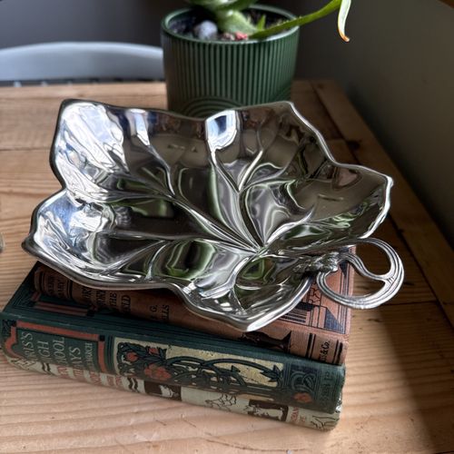 Vintage Silver Plated Leaf Dish Boxed Grape Handle Trinket Tray Candy Bowl Retro — image 3