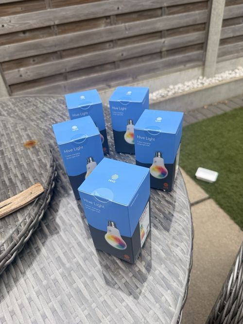 Hive Hive Light Smart Light Bulb Colour-Changing Feature — image 4