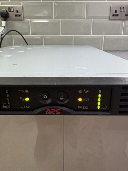 APC Smart-UPS SUA750RMI1U 750VA Rack Mount UPS Tested Working + Power Lead