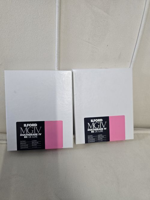Ilford Multigrade IV RC Deluxe Photographic Paper 4x5 inch 20 Sheets — image 1