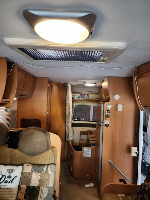 motorhomes fixed bed 4 berth — image 23