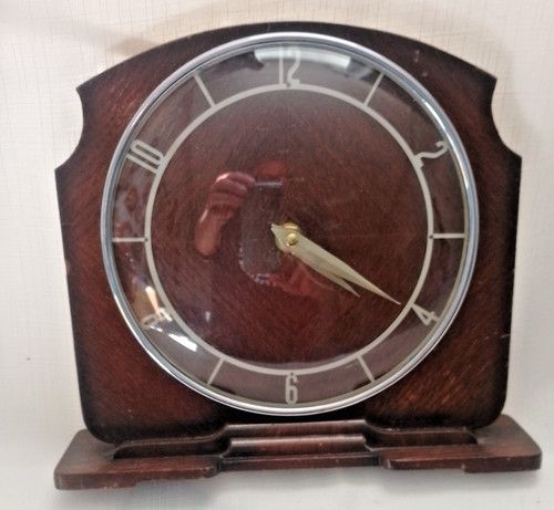 VINTAGE OLD ART-DECO MANTLE CLOCK (SMITHS?) now converted into a quartz battery.