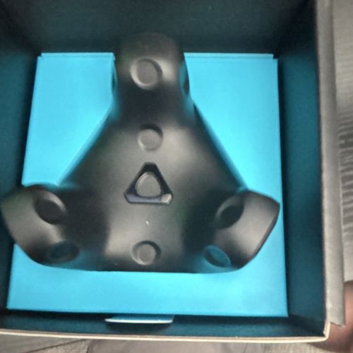 HTC VIVE Tracker (3.0) Black VR Motion Tracker USB Cable, Dongle, Box — image 12