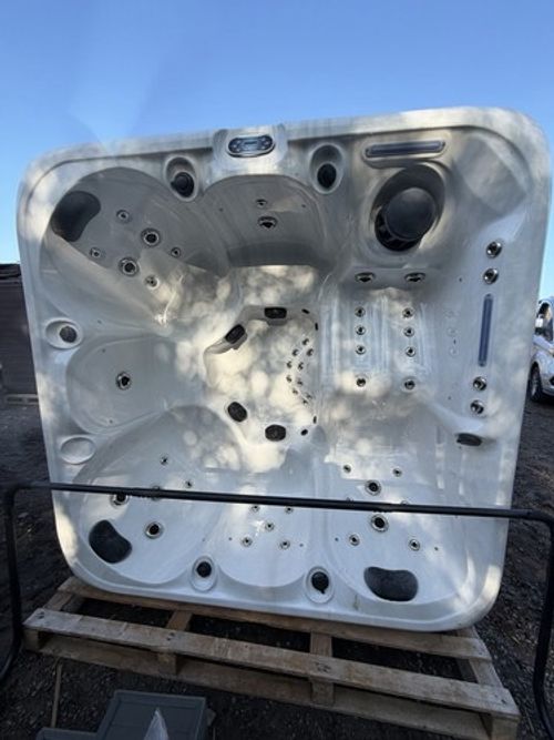 Blue whale 6 seater Hot Tub Spa in grey with Hot Tub Cover Included, 13AMP