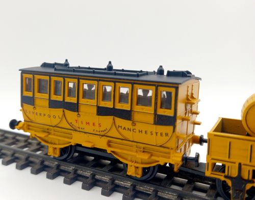 OO Gauge 1:76 Scale Stephenson's Rocket Steam Locomotive Train Display Model — image 10