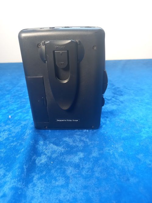 Philips AQ6421 Vintage portable cassette player with Dynamic Bass Boost Working — image 6