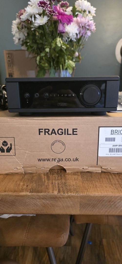 Rega Brio Mk7 Amplifier Excellent Condition with Original Box — image 1