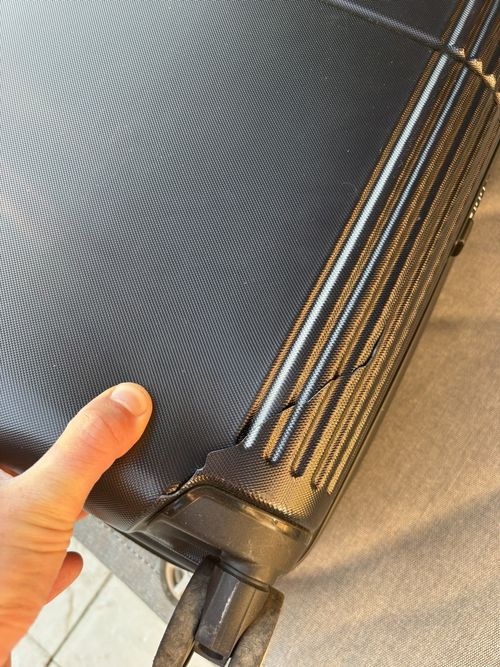 Hard Samsonite Roller Spinner Suitcase Black with Built in TSA Lock & 4 wheels — image 11
