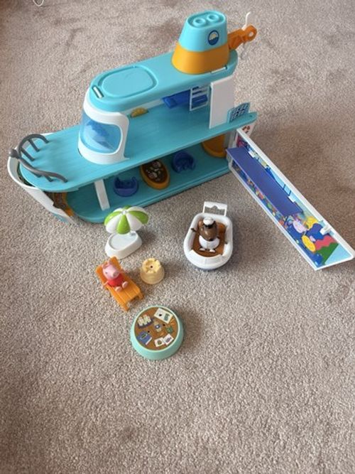 Peppa Pig Peppa's Cruise Ship Playset with 2 Figures and Accessories