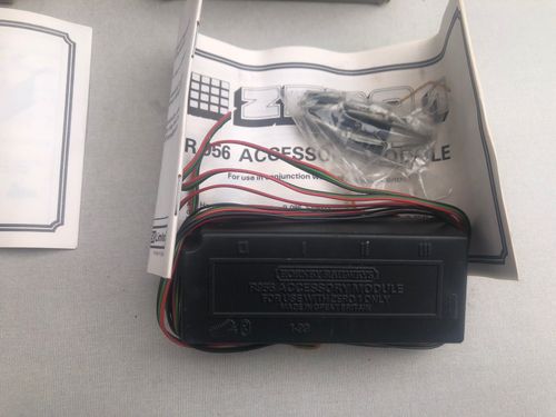 2 x Vintage Hornby R956 Zero 1 Accessory Modules Appear Unused — image 4