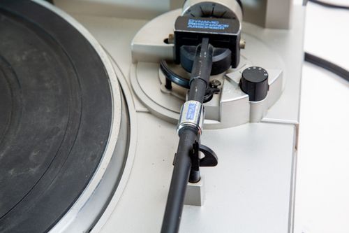 Pioneer PL-740 Vinyl Record Player Quartz Direct Drive Full Auto Turntable — image 9