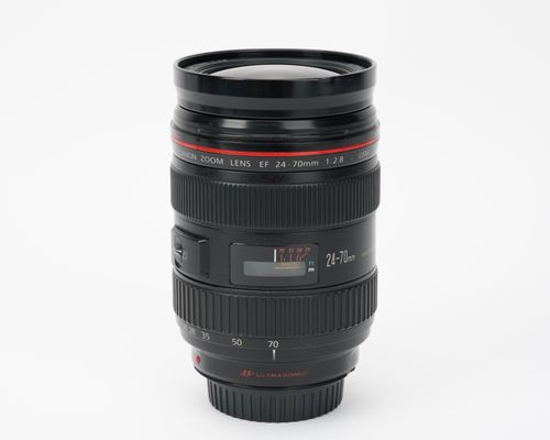 Canon EF 24-70mm f/2.8L USM Lens Wide-Angle to Portrait Length/Full-Frame Format — image 3