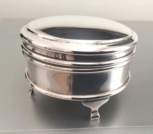 ANTIQUE HALLMARKED SOLID SILVER TRINKET RING JEWELLERY BOX FOOTED BIRM 1922 — image 1
