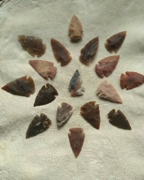 Flint & Stone Arrowheads - pendants, primitive craft, jewellery, fire making