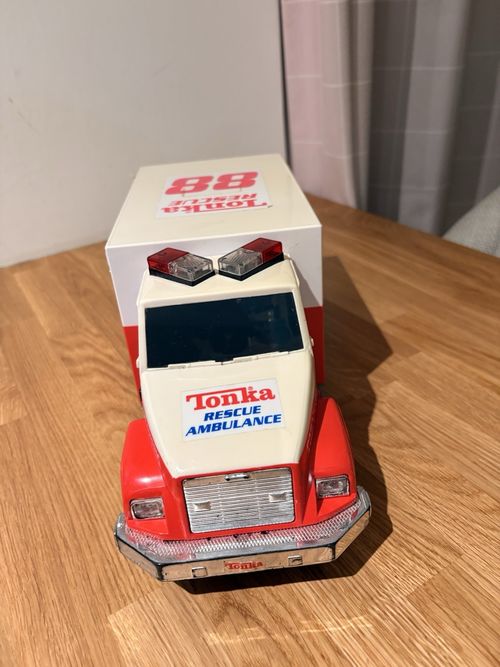 Tonka Truck Rescue Ambulance 2004 Lights and Sounds Working Condition Vintage — image 7