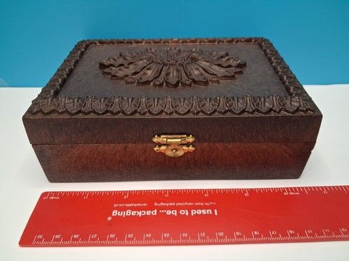 Vintage Faux Wood Bakelite type plastic box. Good condition. Needs new liner.