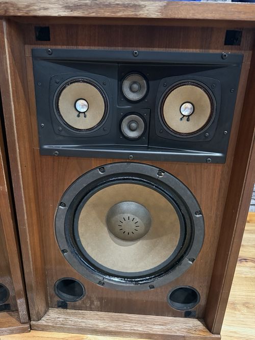 Vintage Sansui SP-1700 3-Way 5-Speaker System - Rare - Fully Working — image 3