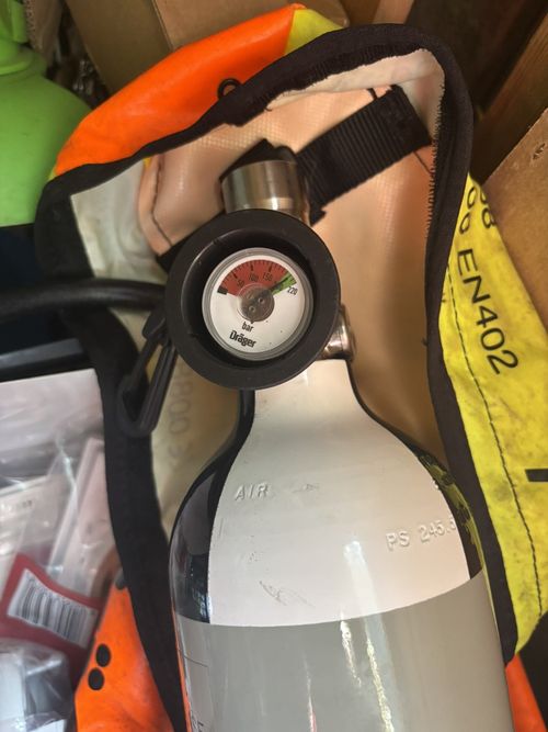 Drager Saver PP10 Emergency Escape Breathing Apparatus full air bottle & mask N4 — image 4