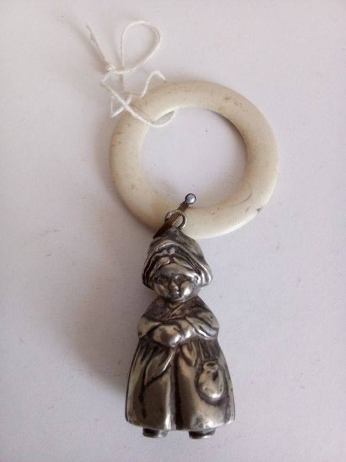 VINTAGE SILVER PLATED E.P.N.S BABY TEETHING RING,RATTLE. — image 1
