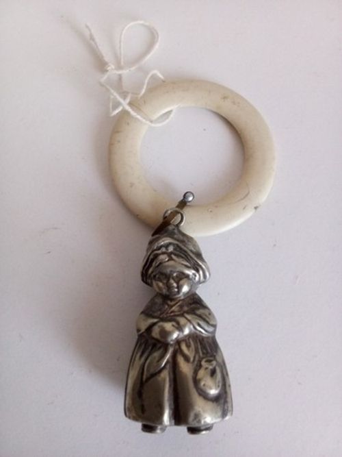 VINTAGE SILVER PLATED E.P.N.S BABY TEETHING RING,RATTLE.