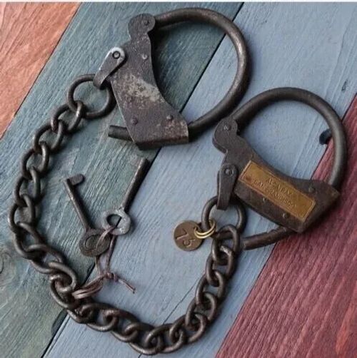 Handcuffs Cast Iron Working Handcuff With Key U.S. Postal Western Hand cuffs