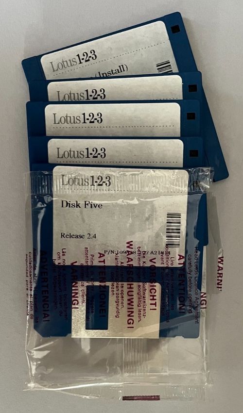 Vintage 1992 Lotus 1-2-3 Release 2.4 for DOS package, disks, manuals, very good — image 8