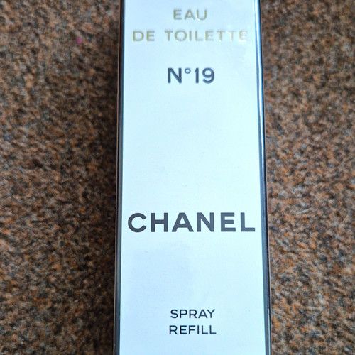 CHANEL No.19 Eau de Toilette Spray Refill 50 ml Regular Size