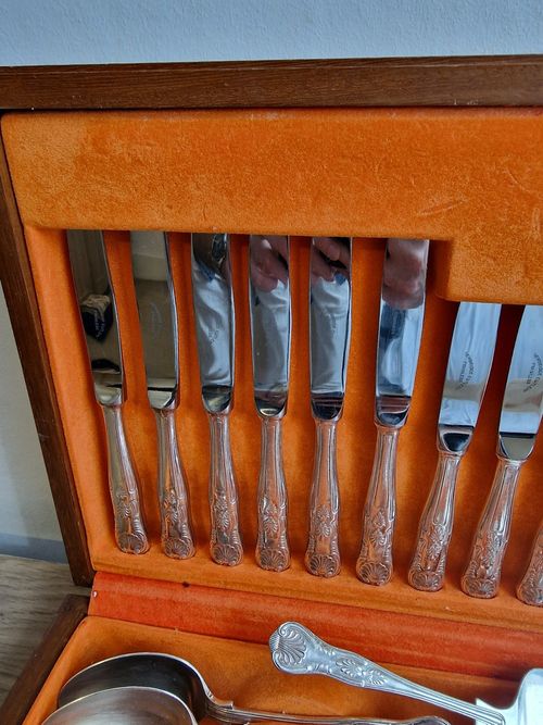 Vintage Newbridge Kings Pattern EPNS A1 Silver Plated Cutlery Set - 45 Piece — image 5