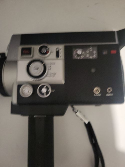 Canon Auto Zoom 814 Electronic Super 8 Cine Camera Auto — image 2
