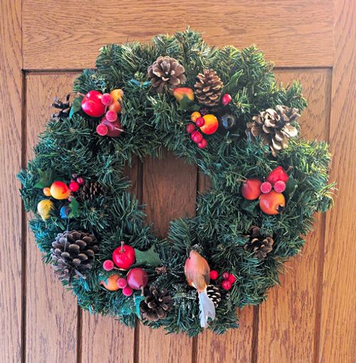 Handmade Pine Christmas Wreath with Pinecones & Berries Green Red