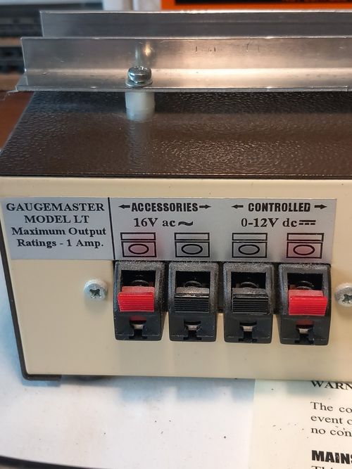 Gaugemaster Superior Model LT locomotive tester and transformer controller OO N  — image 13