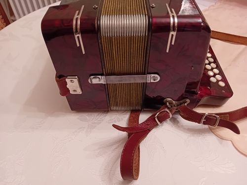 Hohner Club 3 B Harmonica Accordion with CASE — image 3